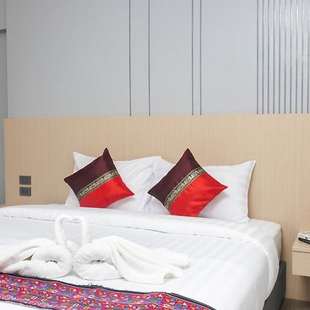 Sripoom House 1 Hotel Чиангмай Екстериор снимка