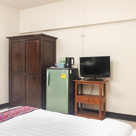 Sripoom House 1 Hotel Чиангмай Екстериор снимка