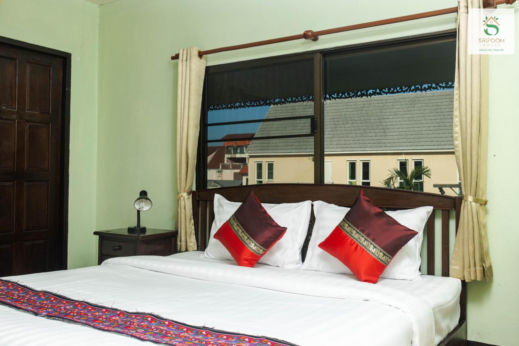 Sripoom House 1 Hotel Чиангмай Екстериор снимка