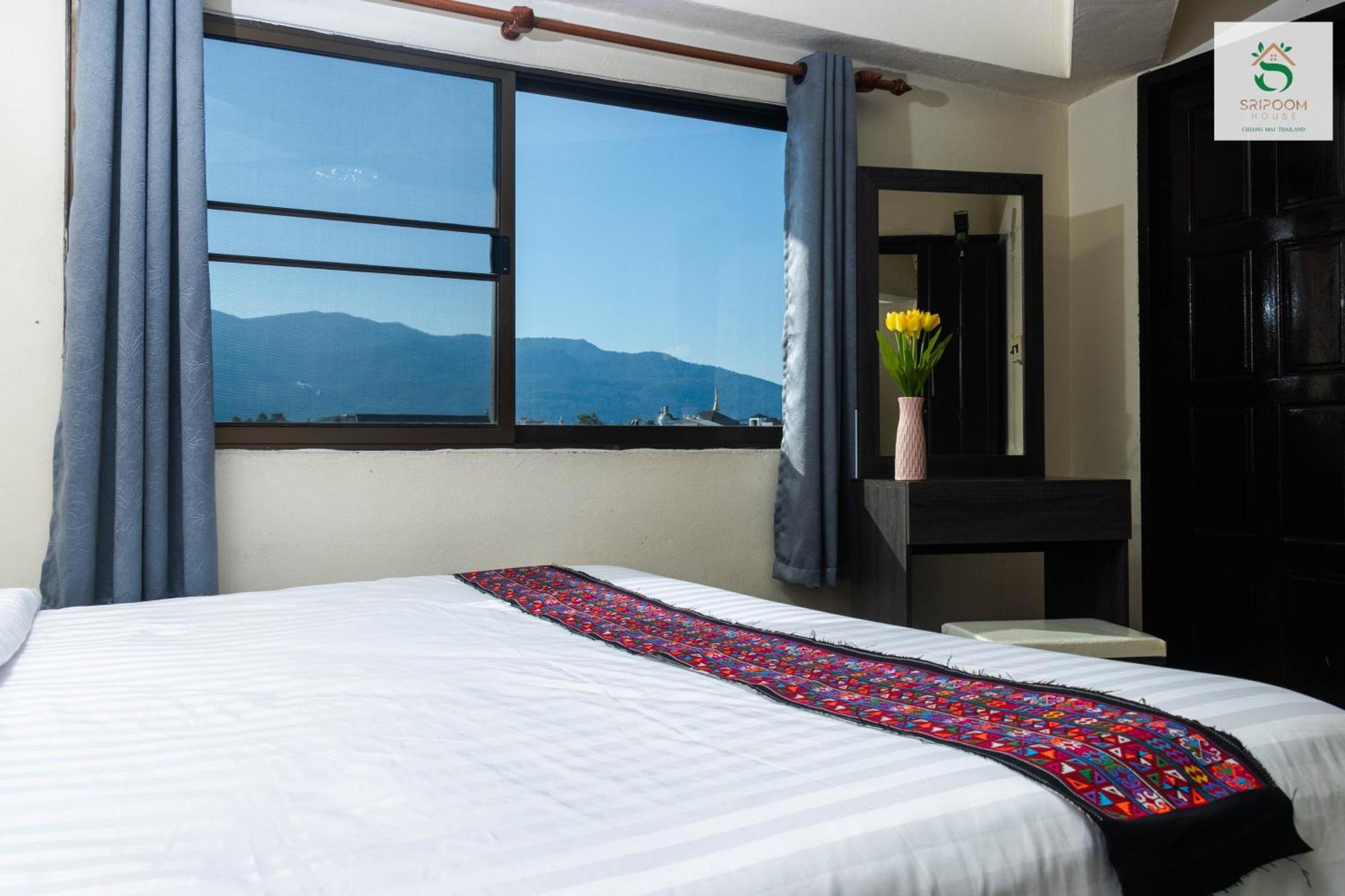 Sripoom House 1 Hotel Чиангмай Екстериор снимка
