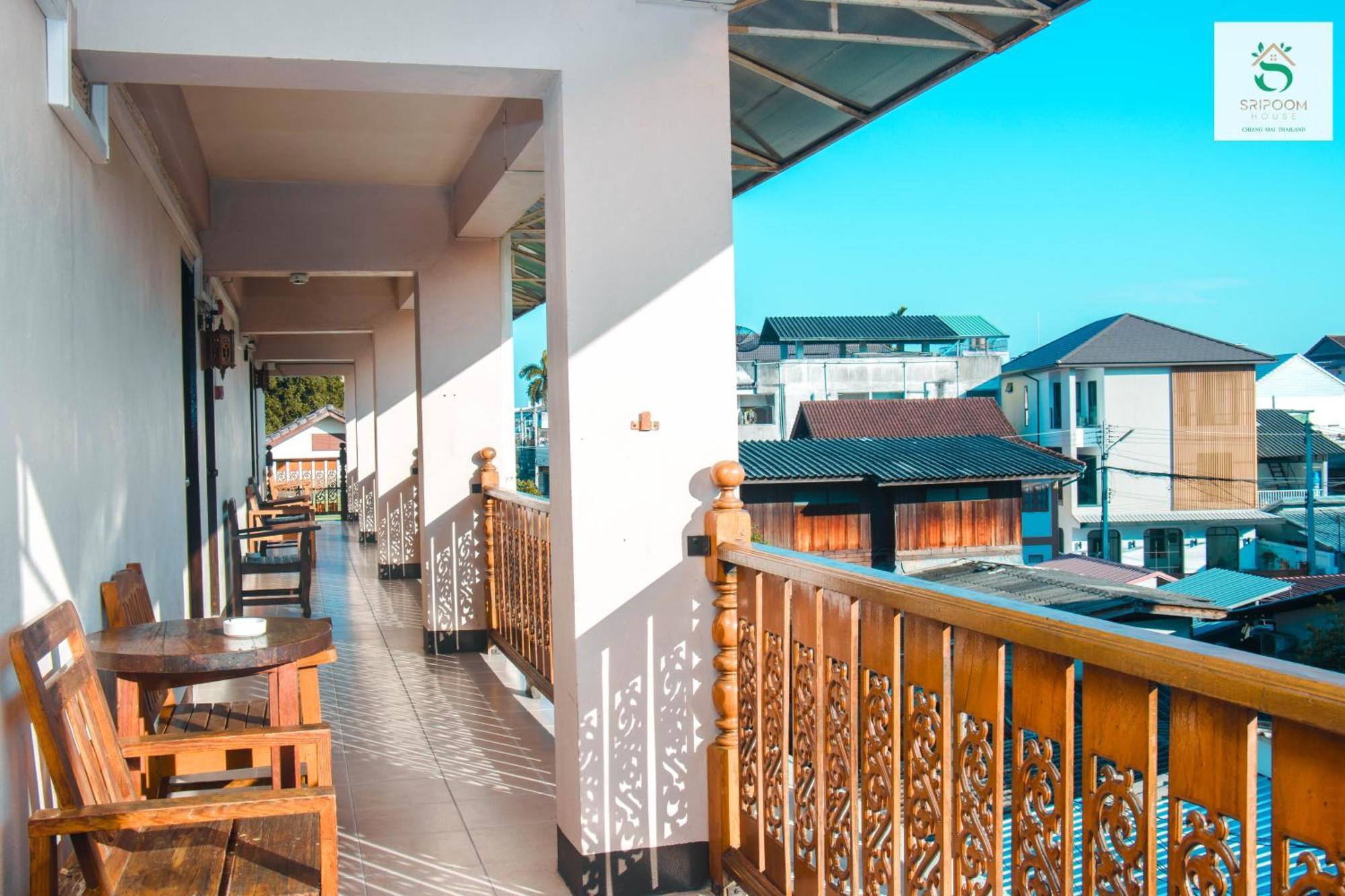 Sripoom House 1 Hotel Чиангмай Екстериор снимка