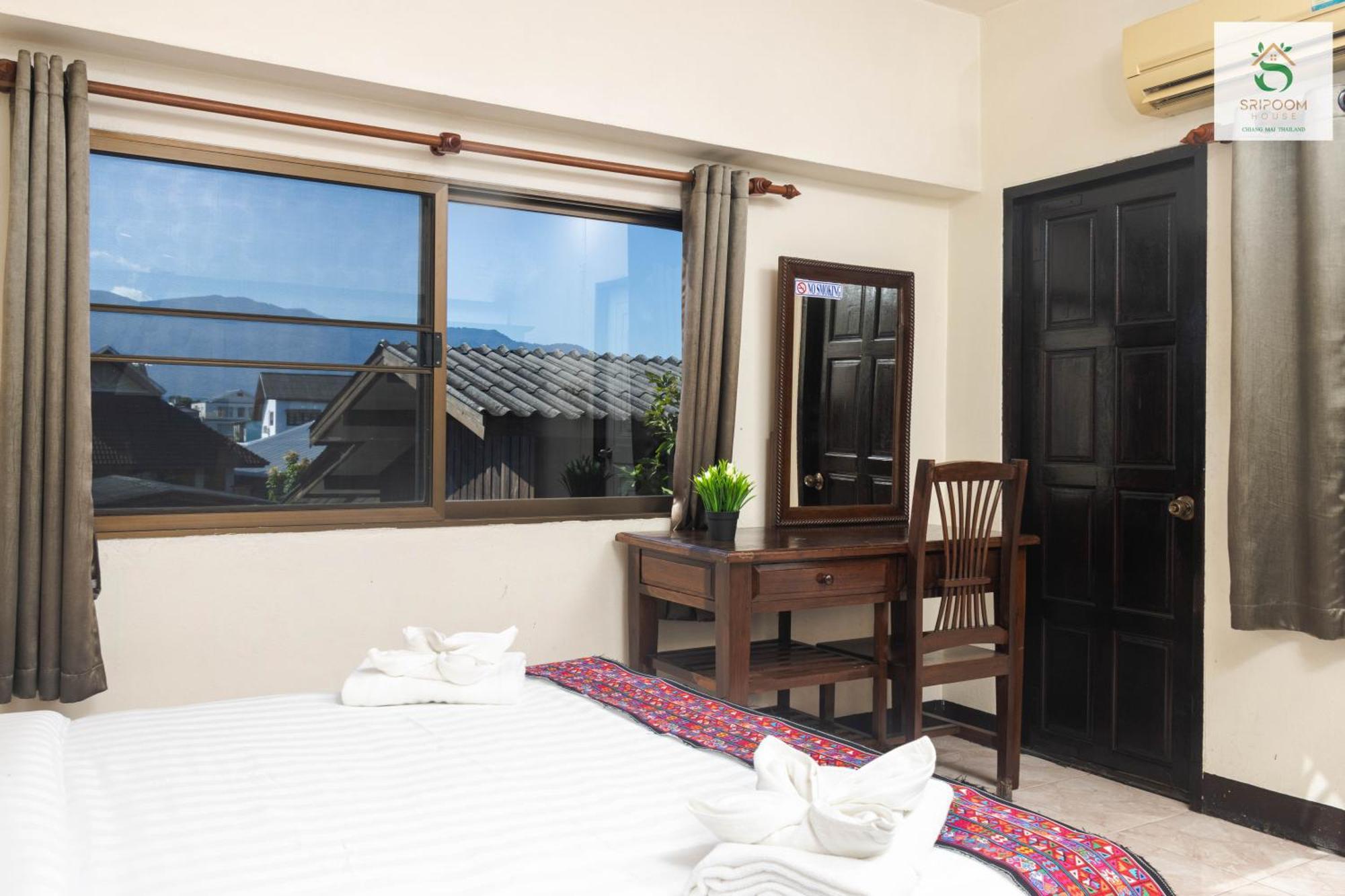 Sripoom House 1 Hotel Чиангмай Екстериор снимка