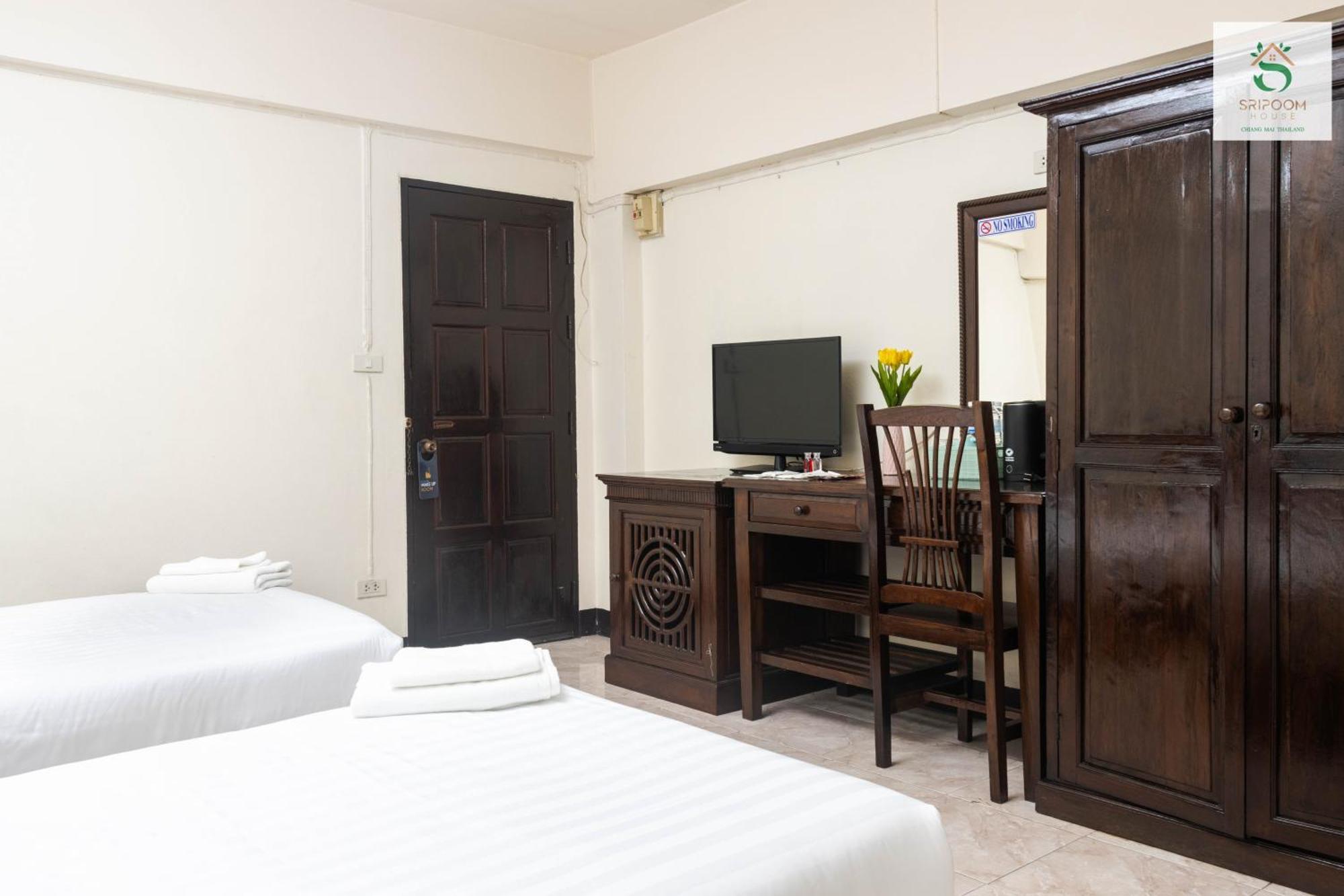 Sripoom House 1 Hotel Чиангмай Екстериор снимка