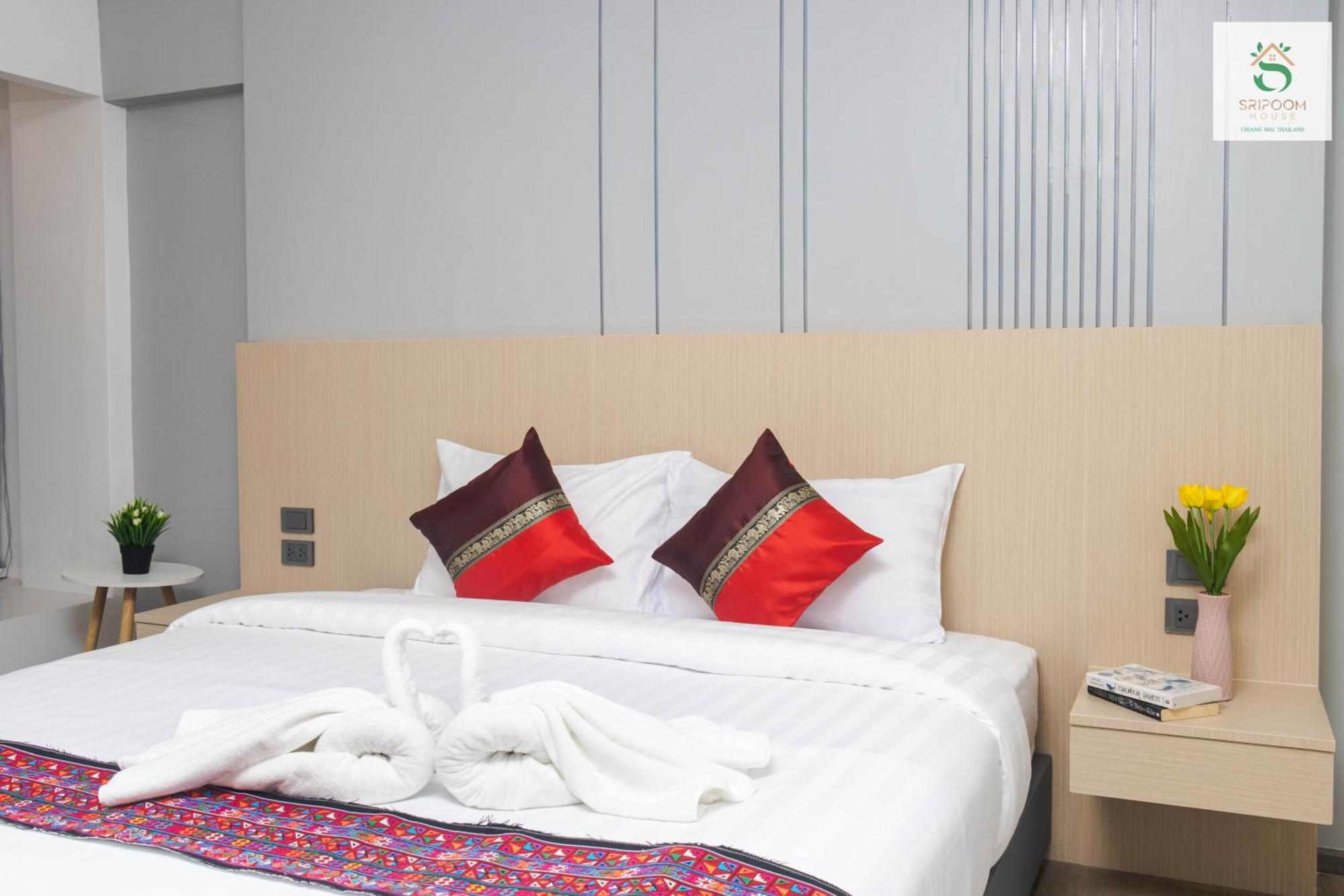 Sripoom House 1 Hotel Чиангмай Екстериор снимка