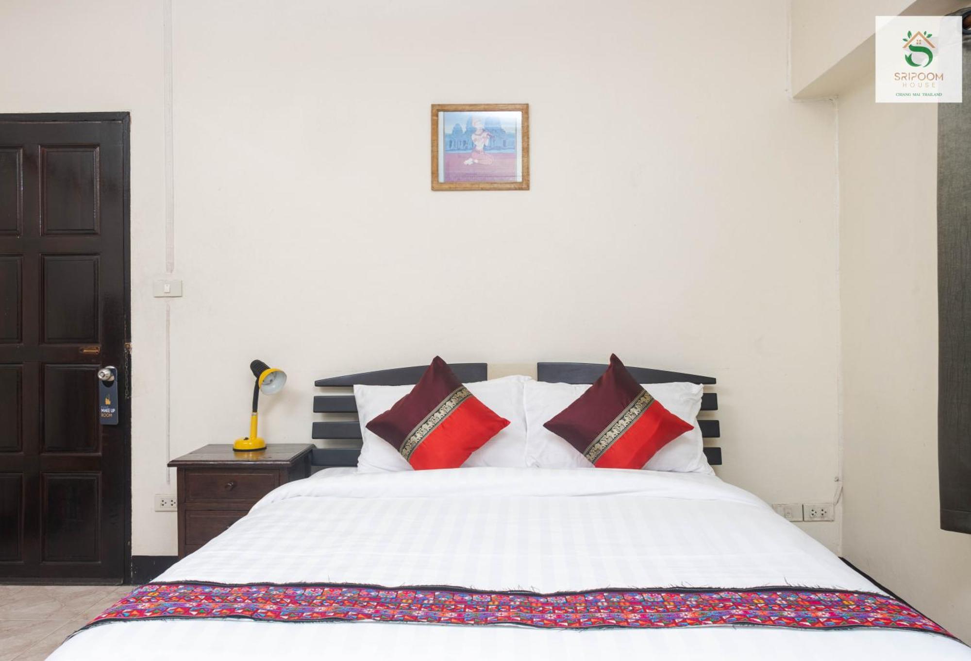 Sripoom House 1 Hotel Чиангмай Екстериор снимка