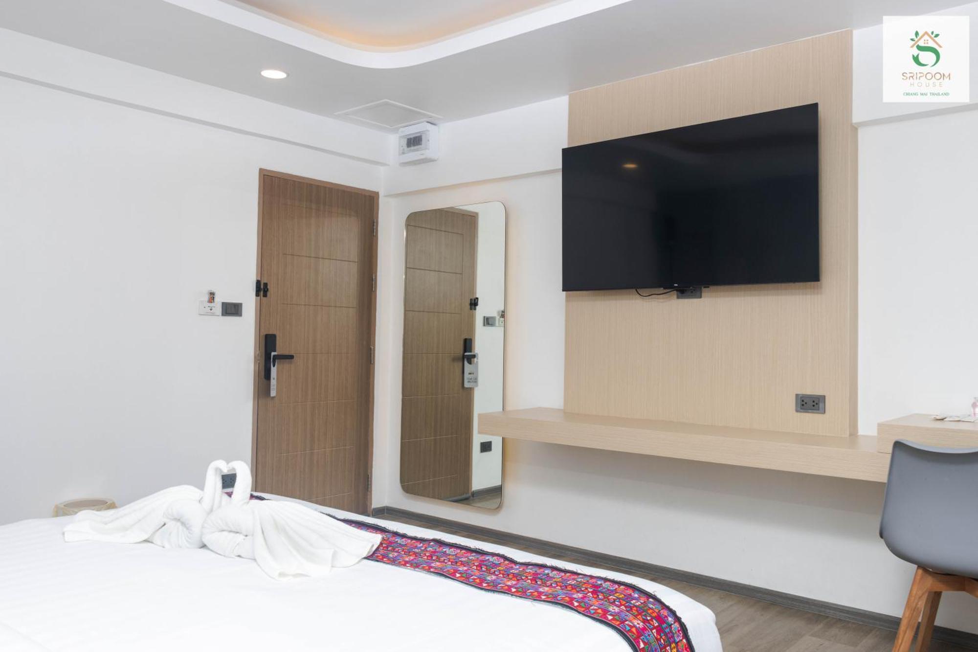 Sripoom House 1 Hotel Чиангмай Екстериор снимка