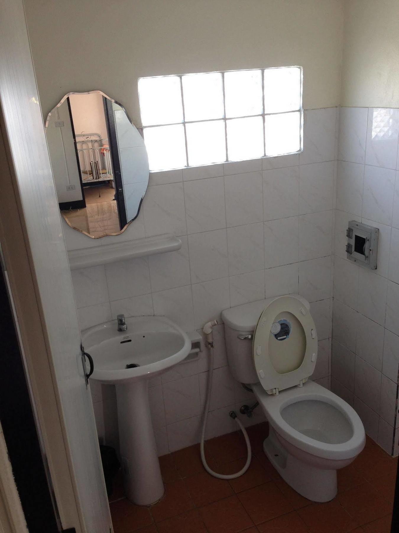 Sripoom House 1 Hotel Чиангмай Екстериор снимка