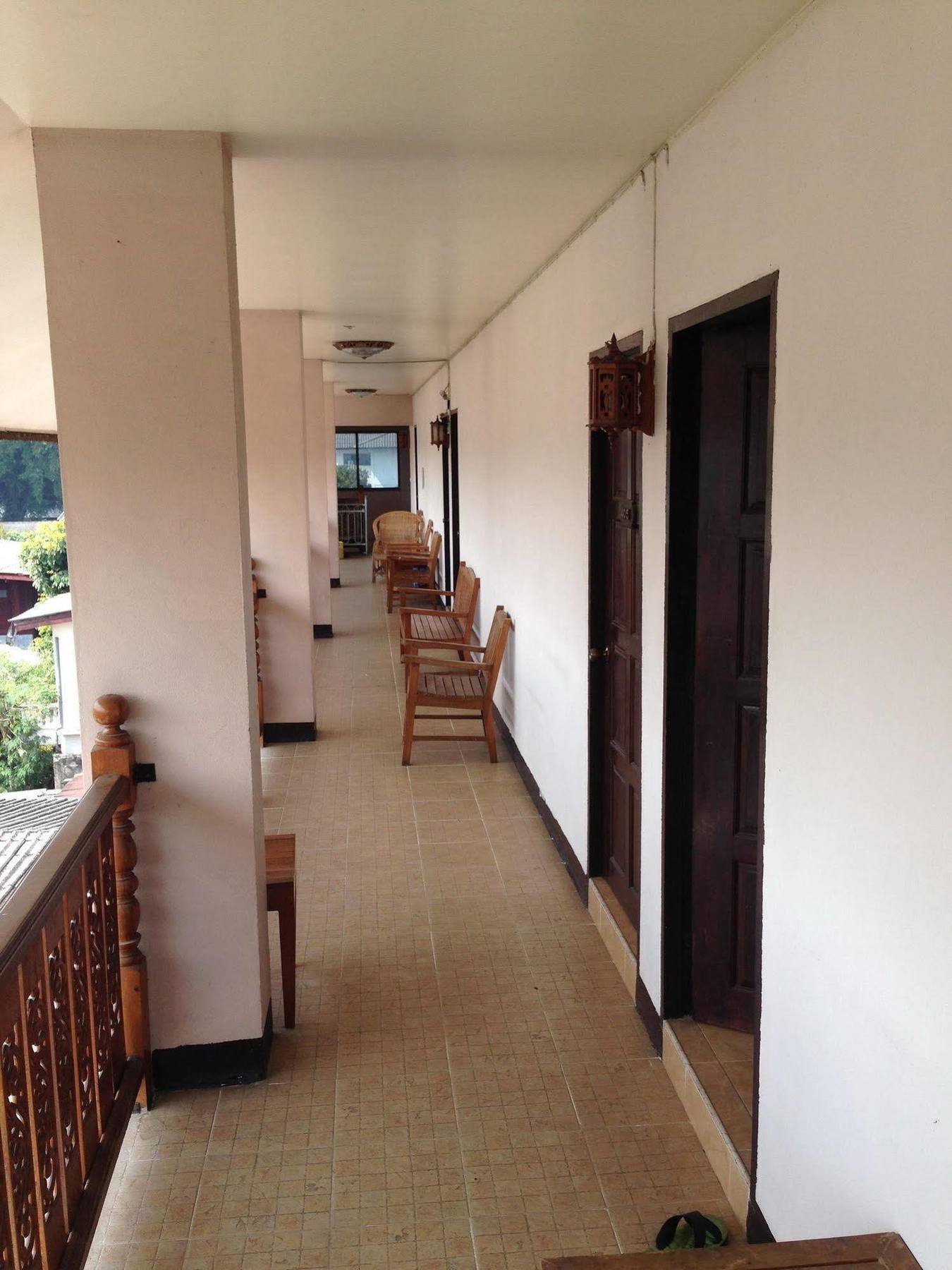Sripoom House 1 Hotel Чиангмай Екстериор снимка